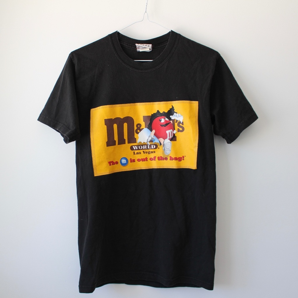 VINTAGE m&m's world graphic t-shirt